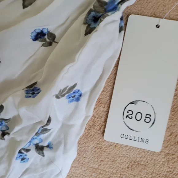 Floral mini dress size M juniors - Picture 4 of 5